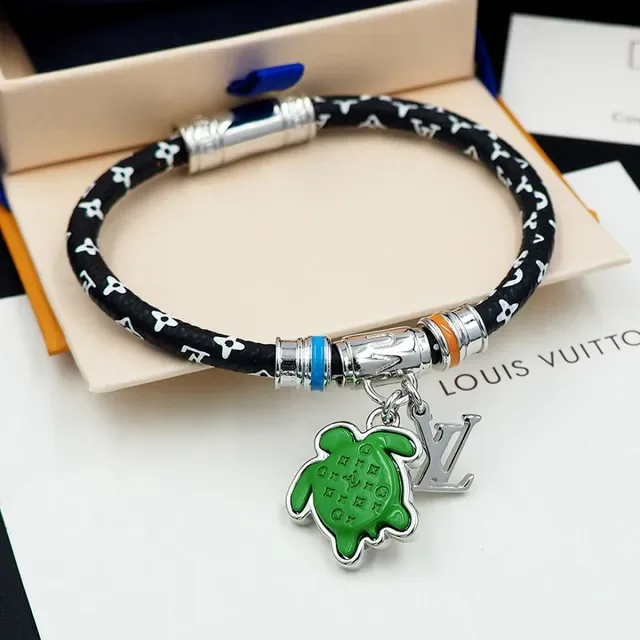 Bracelet Louis Vuitton Charm Tortue Noir Vert Cordon Emaillé 16