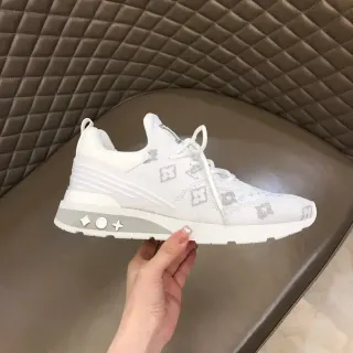 Louis Vuitton Zapatillas Lifestyle Blancas y Grises Tricot Monogram Upper Sculpted Layered Midsole