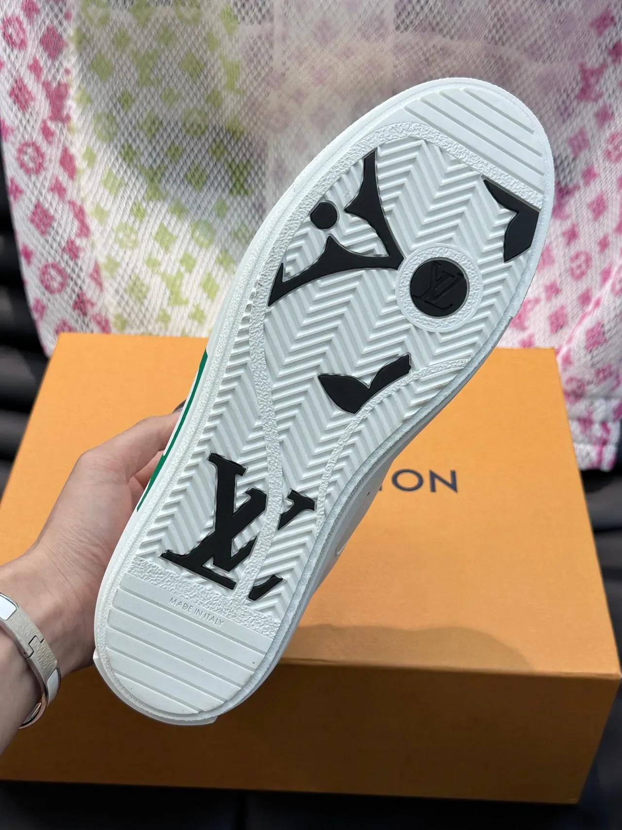 Louis Vuitton sneakers lifestyle blancs et gris low-top cuir et synthétique 2