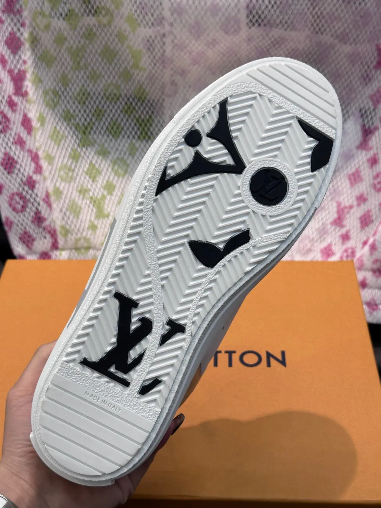 Louis Vuitton sneakers lifestyle blancs et gris low-top cuir et synthétique 10