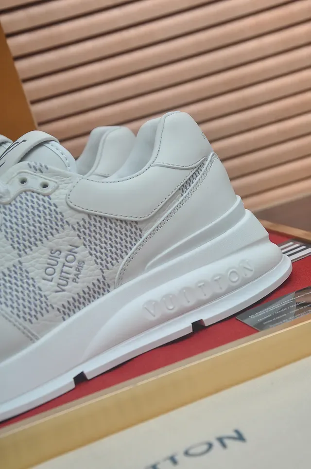 Louis Vuitton Sneakers Lifestyle Blanc et Gris Low-Top Cuir-Maille Hybride 2