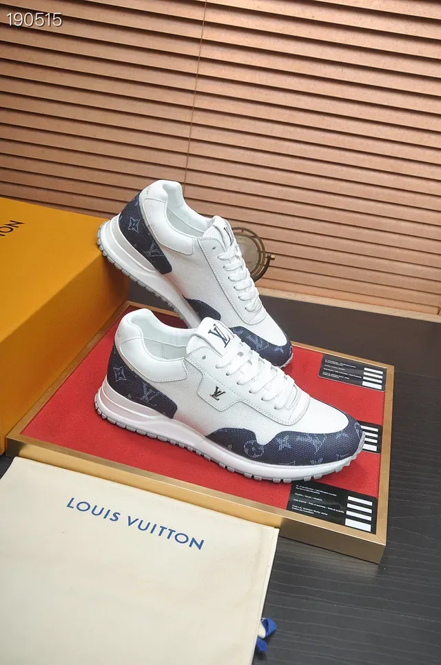 Louis Vuitton sneakers lifestyle blanc et bleu marine à encolure basse avec panneaux imprimés monogramme 6