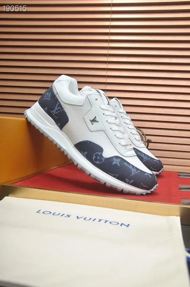 Louis Vuitton sneakers lifestyle blanc et bleu marine à encolure basse avec panneaux imprimés monogramme 8
