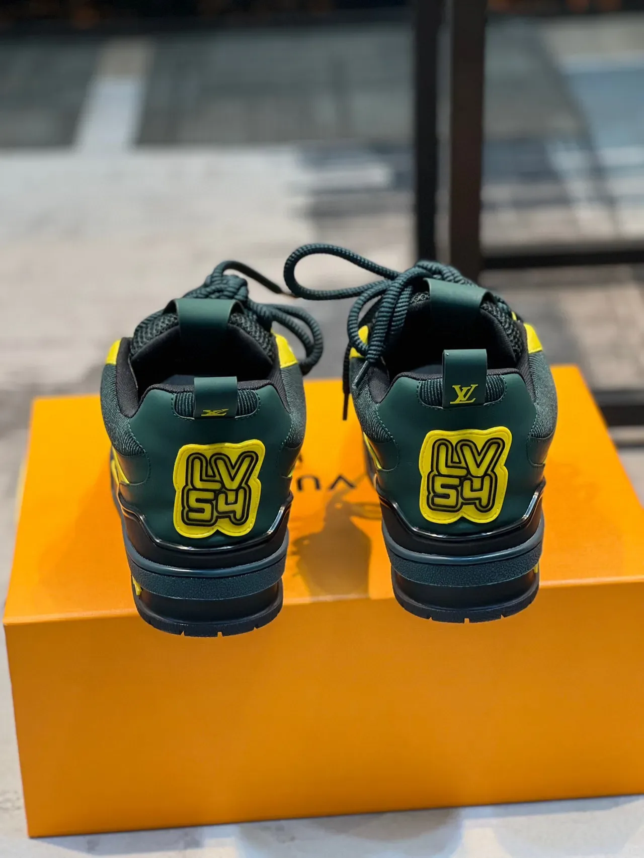 Louis Vuitton Sneakers Lifestyle Jaune et Vert Supérieure En Synthétique Et Maille En Couches Medi suela Sculptée Multi-Tone 2