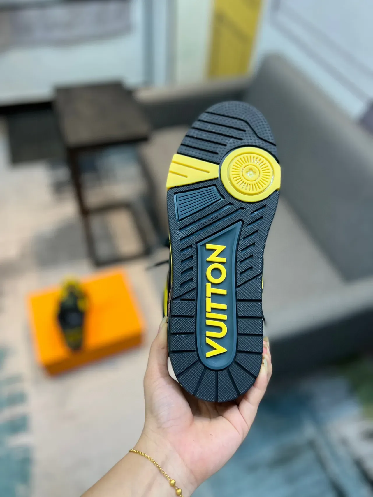 Louis Vuitton Sneakers Lifestyle Jaune et Vert Supérieure En Synthétique Et Maille En Couches Medi suela Sculptée Multi-Tone 9
