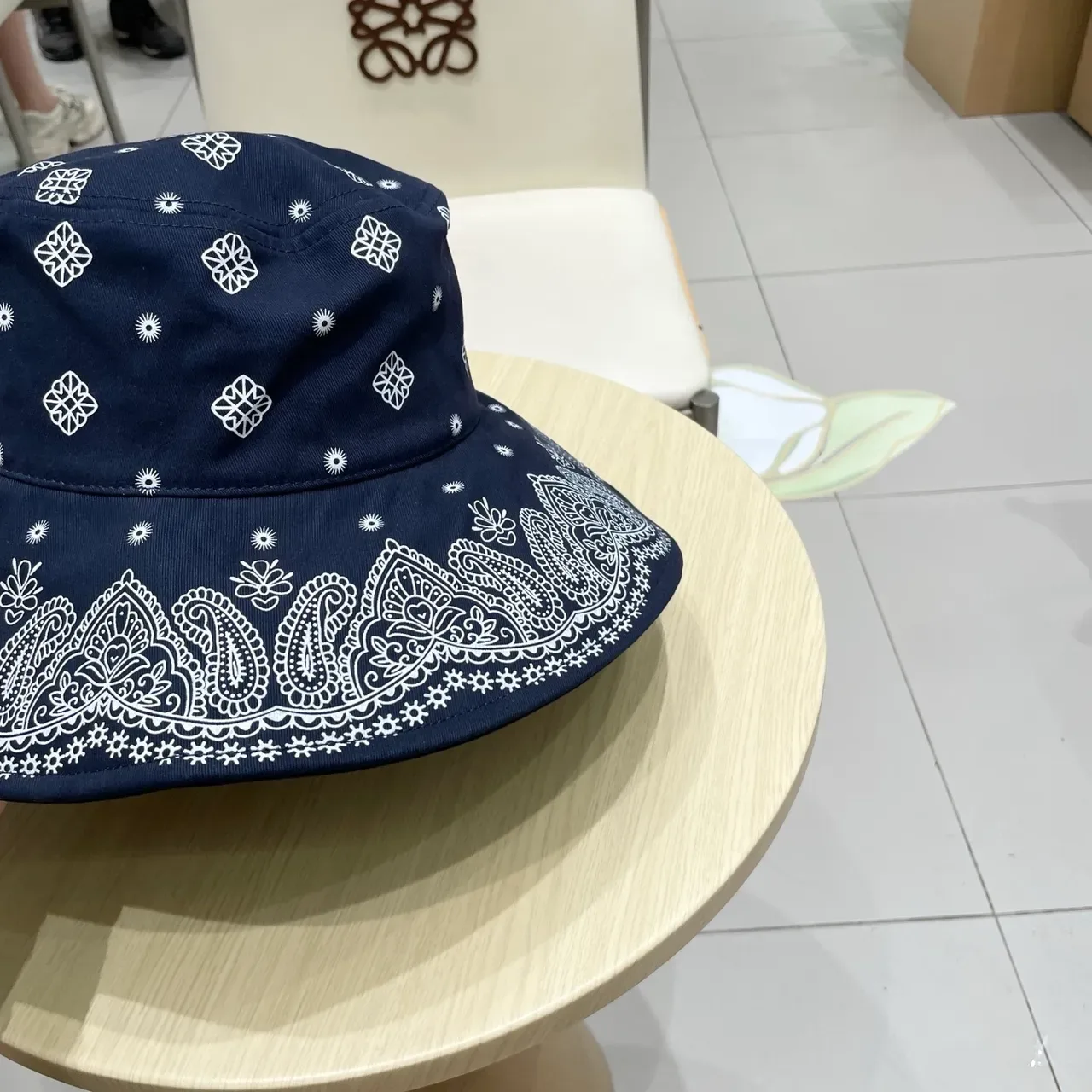 Miu Miu Chapeau Bucket Impression Bandana Couleur Navy 2