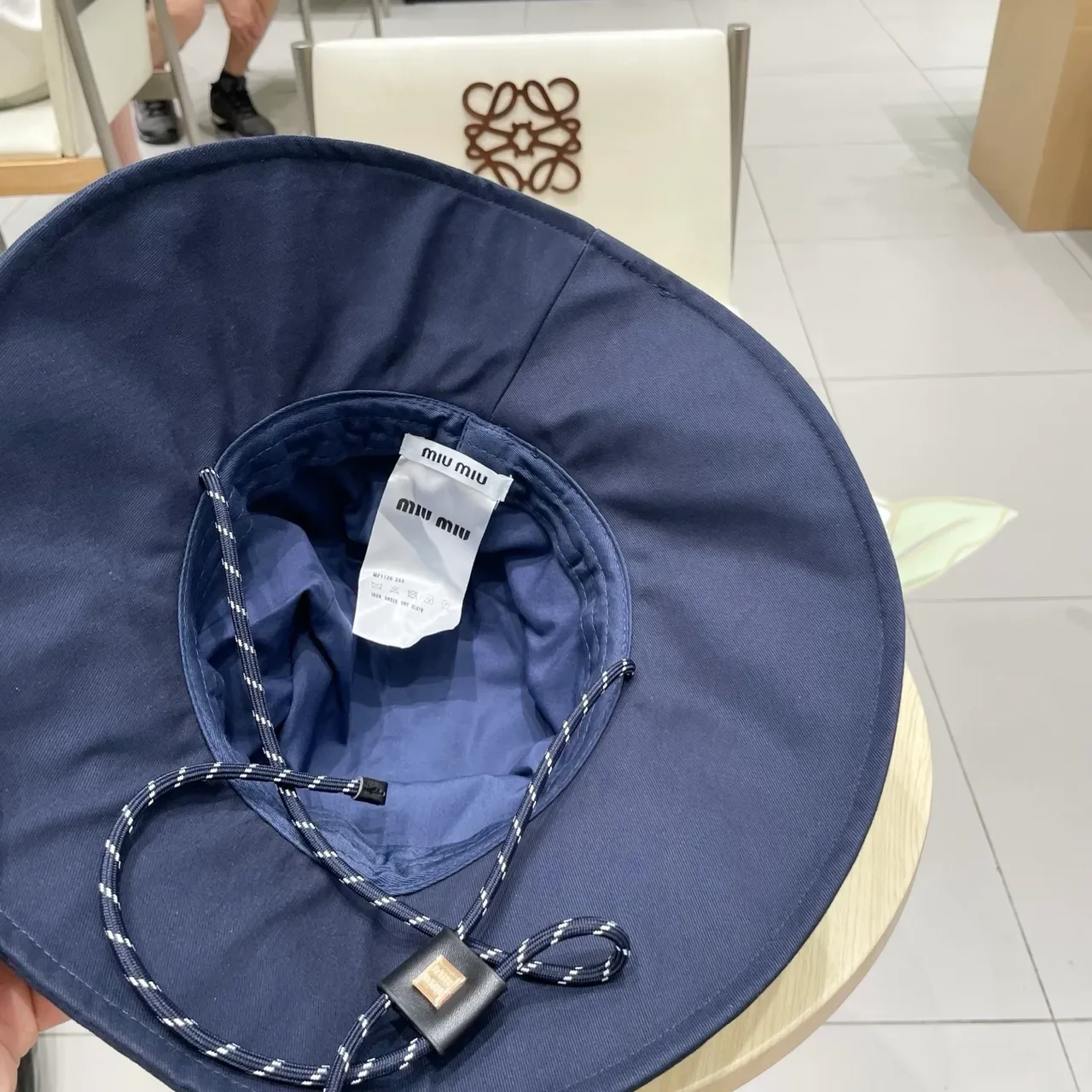 Miu Miu Chapeau Bucket Impression Bandana Couleur Navy 10
