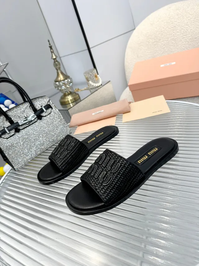 Miu Miu 黑色米色编织带浮雕标志拖鞋 6