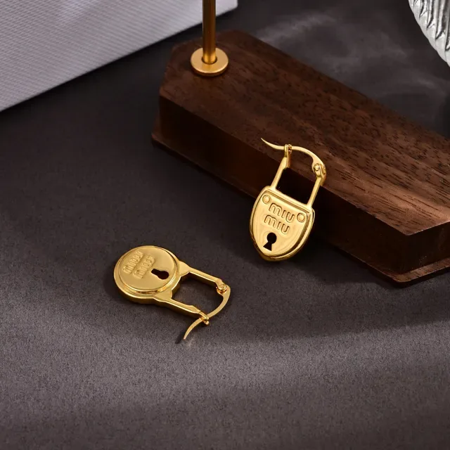 Miu Miu Lock Boucles d'Oreilles Or Gravé Logo 3