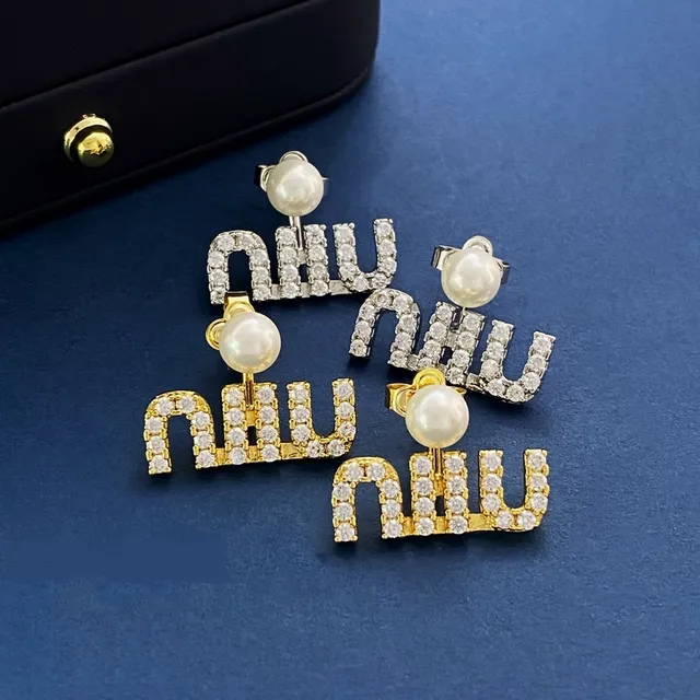 Miu Miu Logo मोती Pavé कान की मणिकाएँ 5