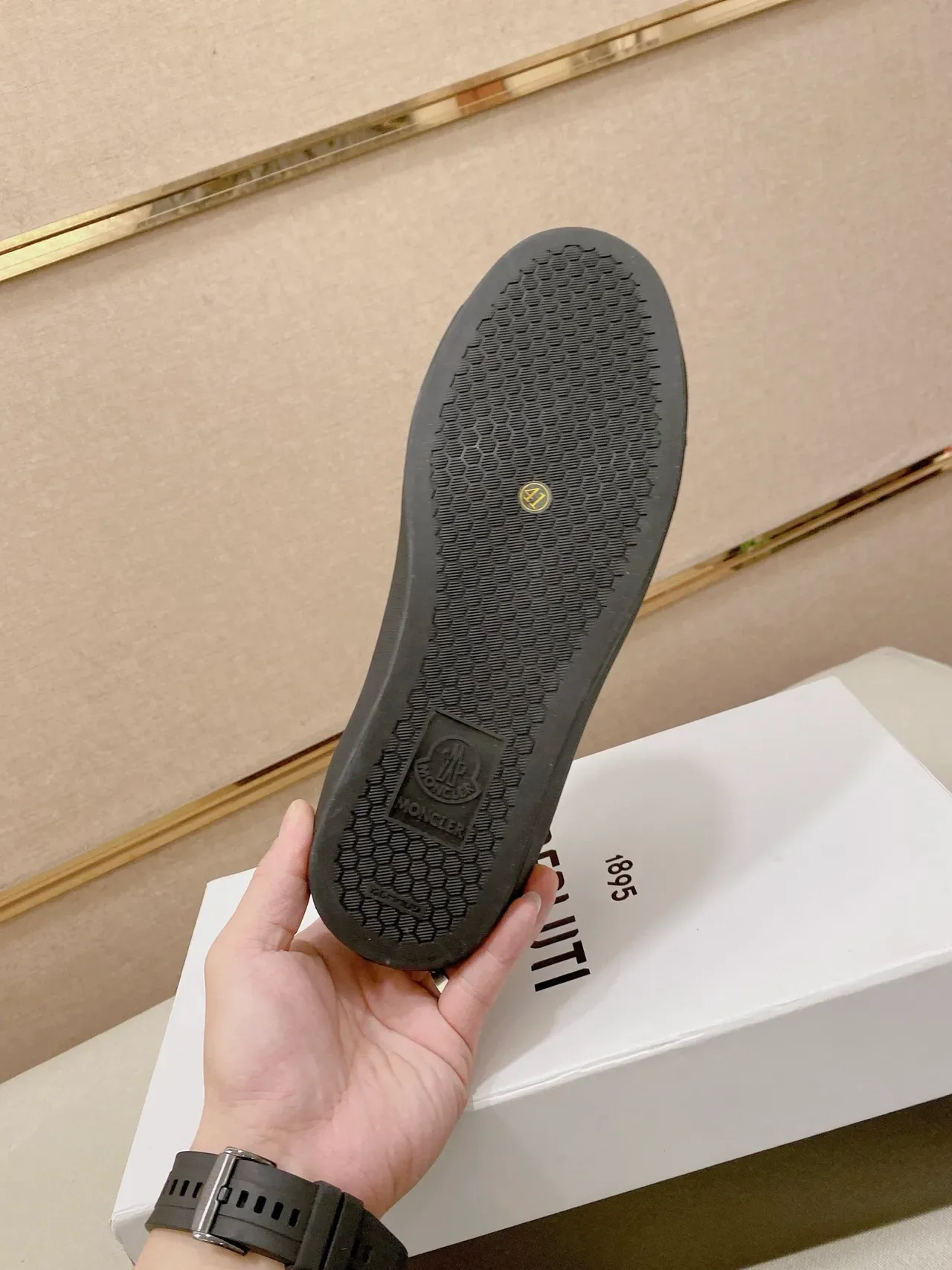 Moncler काली सूड लो-टॉप लेस-अप लाइफस्टाइल स्नीकर्स 2