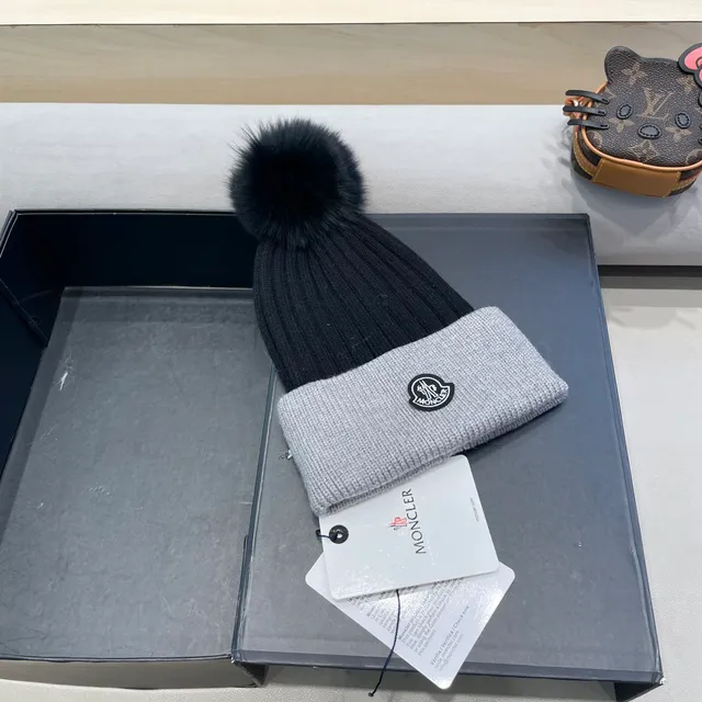 Moncler ধূসর কালো রিবড বুনন টু-টোন বিনি 4