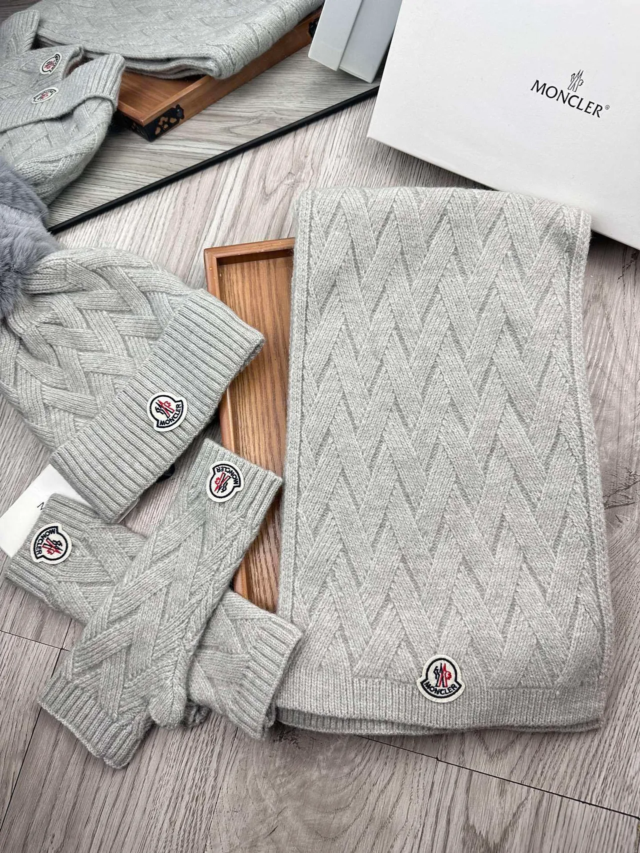 Moncler গ্রে রিবড নিট ফক্স ফার Pom-Pom বিনি 5