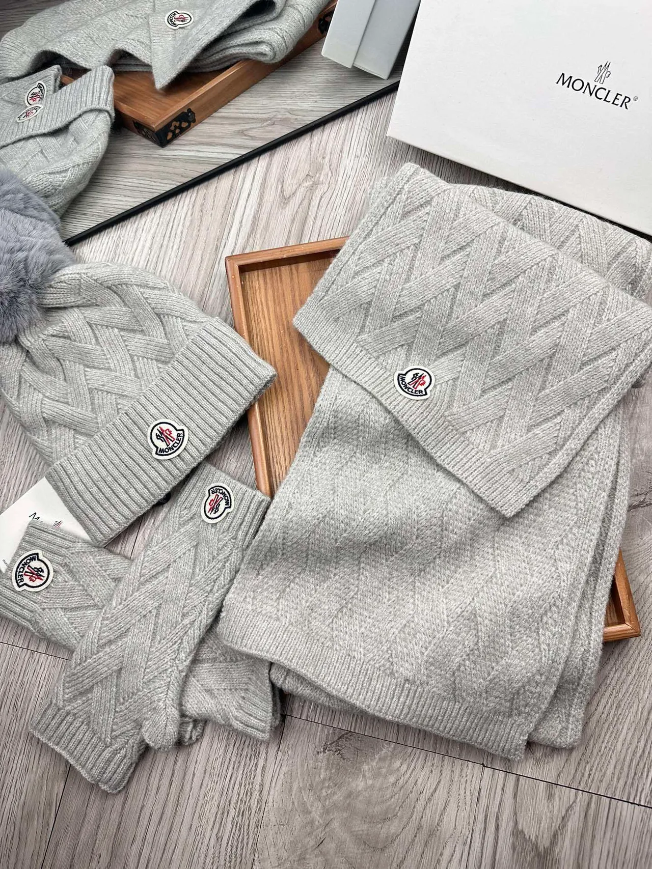 Moncler গ্রে রিবড নিট ফক্স ফার Pom-Pom বিনি 6