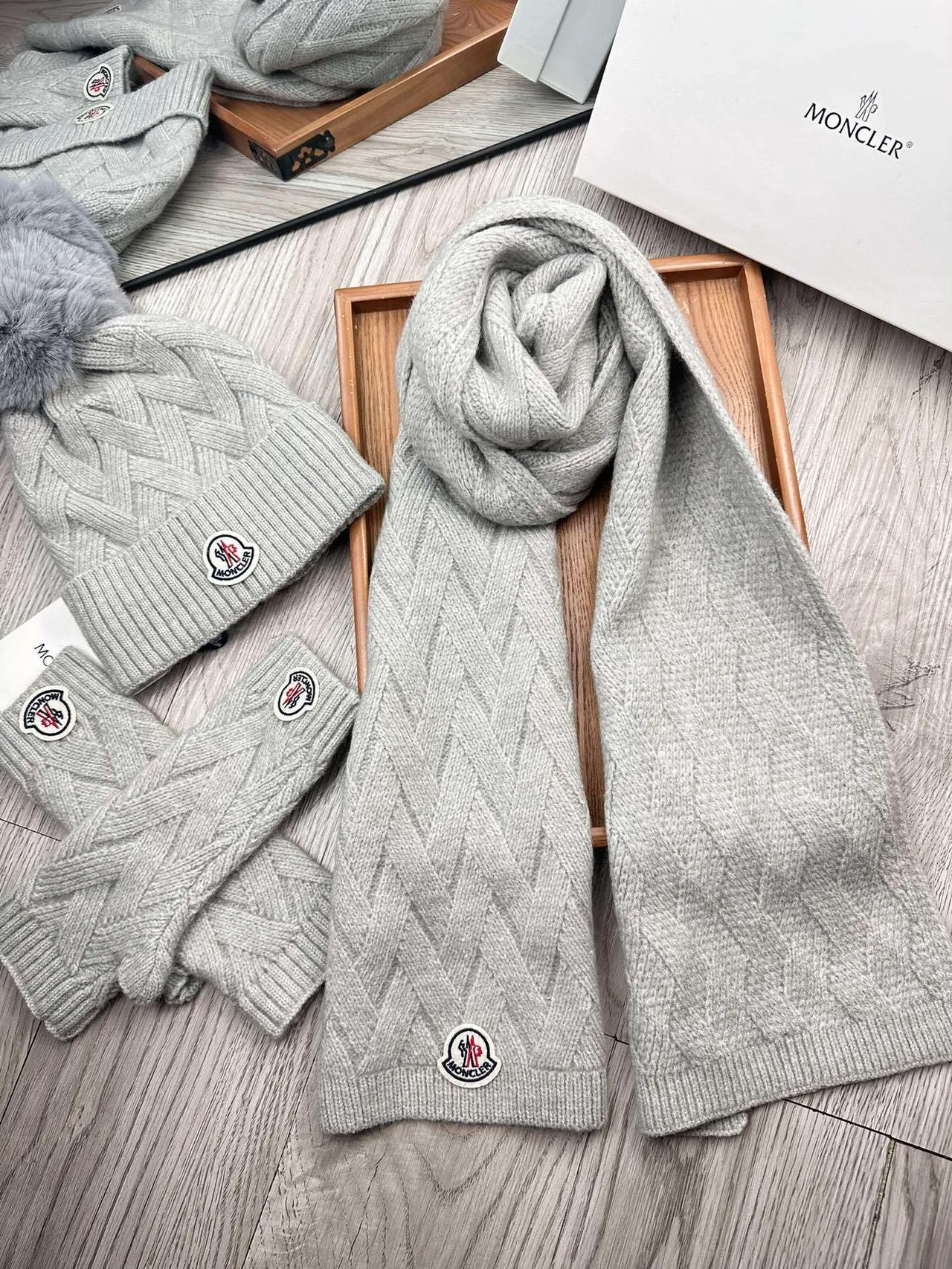Moncler গ্রে রিবড নিট ফক্স ফার Pom-Pom বিনি 8