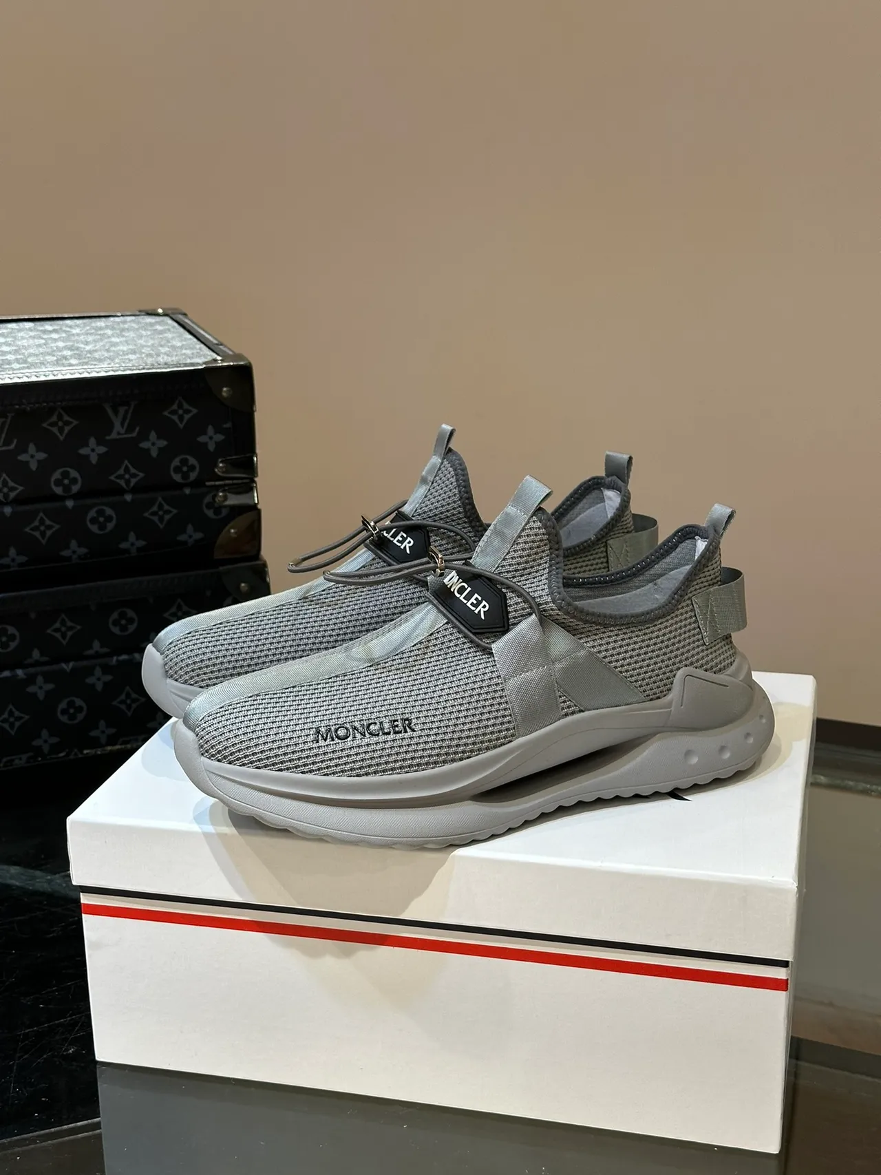Moncler حذاء رياضي رمادي فضي منسوج slip-on نظام الحزام المتكامل أسلوب حياة 5