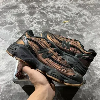 New Balance 1000 黑色棕色 多层鞋底 金属对比 厚底运动鞋