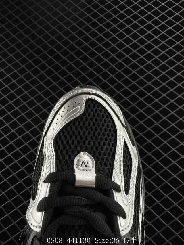 New Balance 150GR Tênis Lifestyle Pretos Prateados Brancos 3