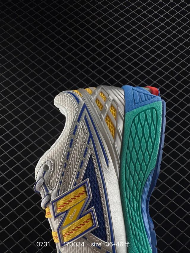 New Balance 2002R 白色海军蓝绿松石红跑鞋 3