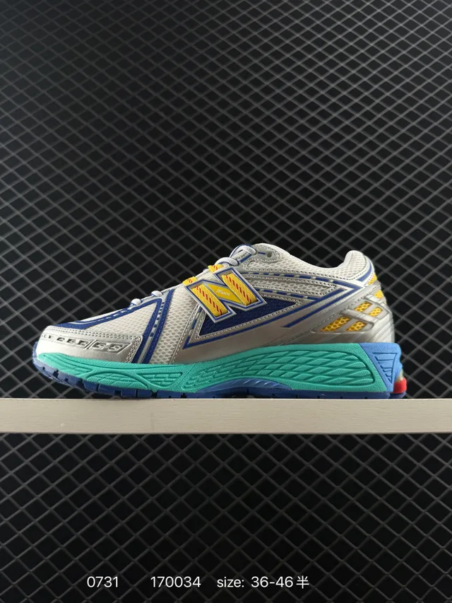 New Balance 2002R 白色海军蓝绿松石红跑鞋 5
