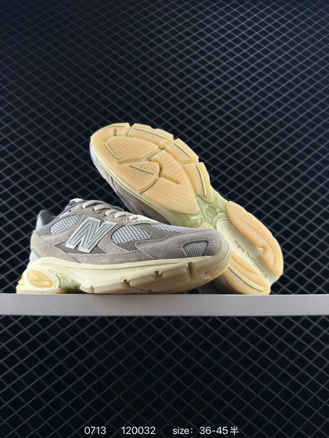 New Balance 2010 বেইজ গ্রে মেশ এবং স্যুড আপার স্কাল্প্টেড মাল্টি-ডেনসিটি মিডসোল চাঙ্ক স্নিকার্স 6