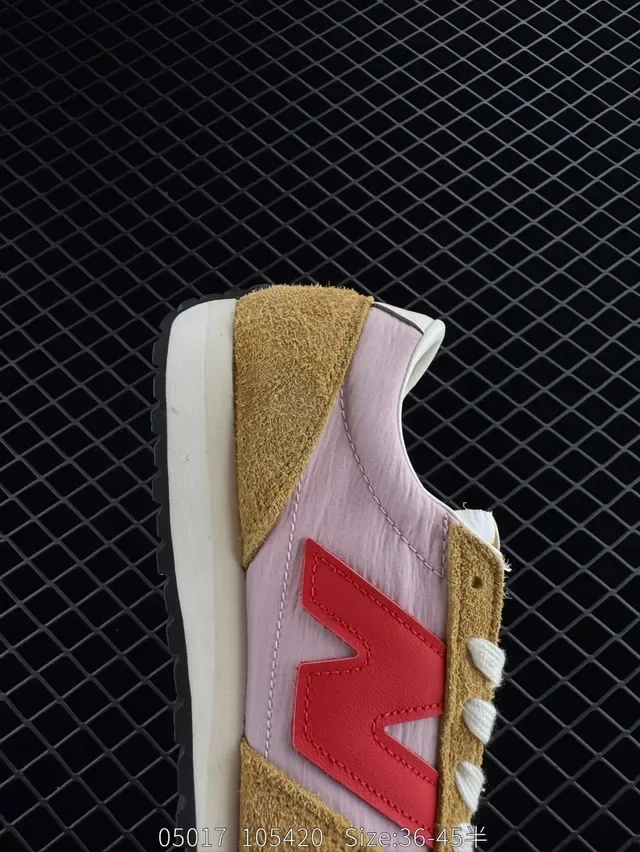 New Balance 237 भूरी और गुलाबी सुड नायलॉन लाइफस्टाइल स्नीकर 4