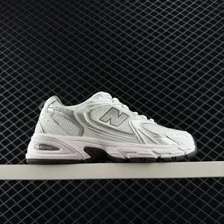 New Balance 530 সাদা এবং ধূসর লাইফস্টাইল স্নিকার