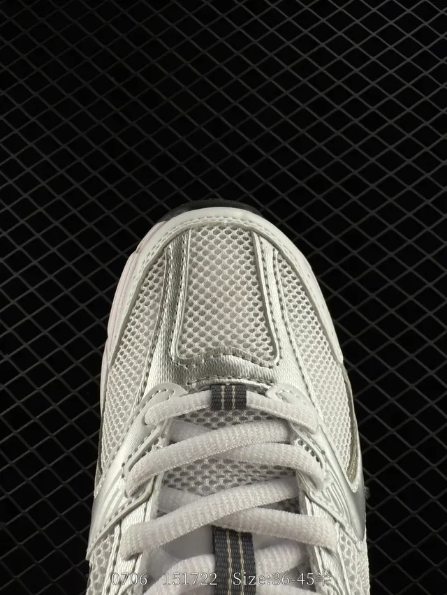 New Balance 530 Zapatillas Lifestyle Blancas y Grises 2