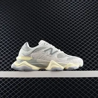 New Balance 9060 বেইজ এবং ক্রিম চাঙ্কি স্নিকার্স