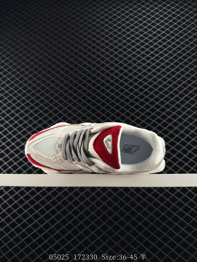 New Balance 9060 Beige y Crema Zapatillas Chunky 3