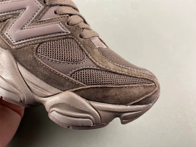 New Balance 9060 Sneakers Chunky Marron Monochromatique 2