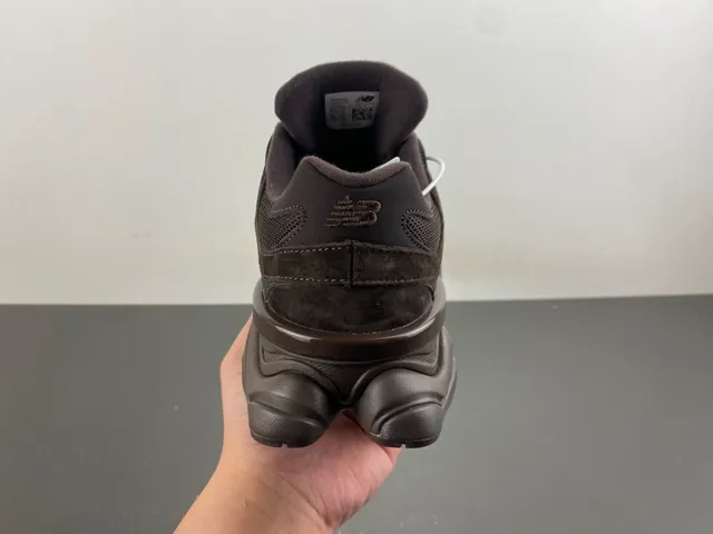 New Balance 9060 Sneakers Chunky Marron Monochromatique 4