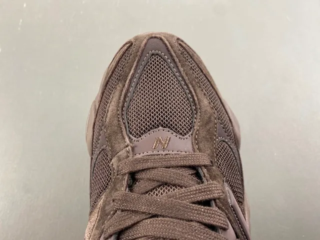 New Balance 9060 Sneakers Chunky Marron Monochromatique 5