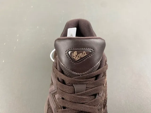New Balance 9060 Sneakers Chunky Marron Monochromatique 6