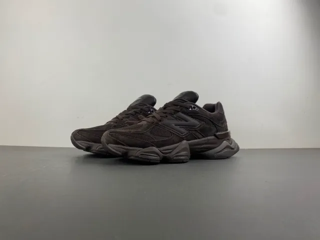 New Balance 9060 Sneakers Chunky Marron Monochromatique 10