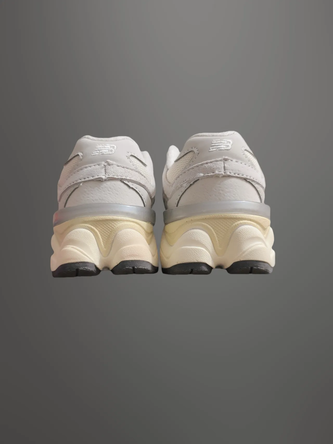 New Balance بيج وردي كعب مصمم طبقات شبكة سويد علوة كعب كبير 16