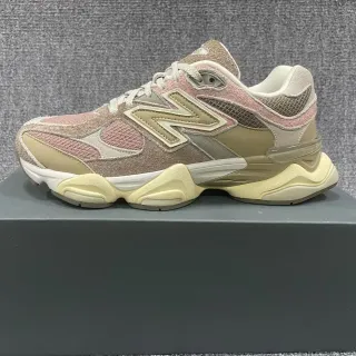New Balance Chaussures Beige et Rose Silhouette Multi-Matières Empeigne Chunky