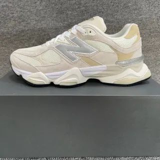 New Balance Bege Branco Malha Multicamadas E Superior Em Suede Suela Escultada Chunky Sneakers
