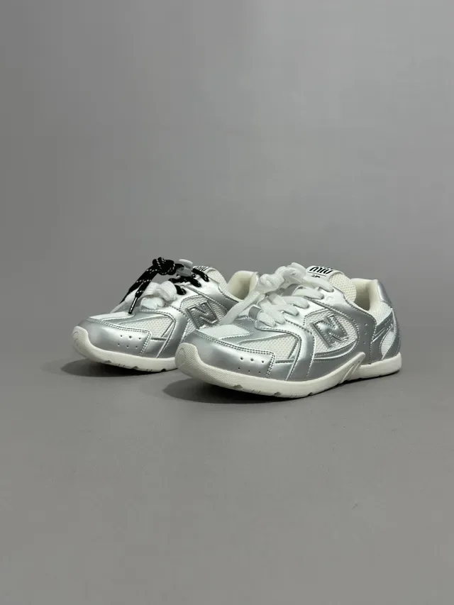 New Balance Tênis Lifestyle Beige Branco Com Material Misto Superior Camada De Malha E Couro 4