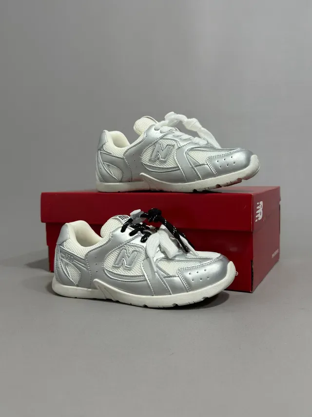 New Balance Tênis Lifestyle Beige Branco Com Material Misto Superior Camada De Malha E Couro 5