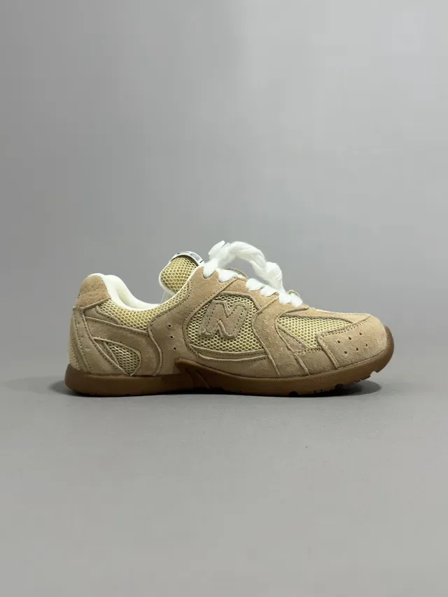 New Balance Tênis Lifestyle Beige Branco Com Material Misto Superior Camada De Malha E Couro 19