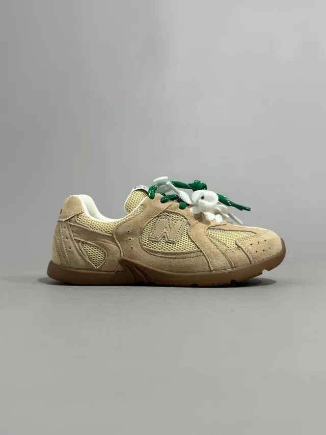 New Balance Tênis Lifestyle Beige Branco Com Material Misto Superior Camada De Malha E Couro 20