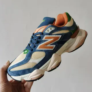 New Balance নীল কমলা স্তরযুক্ত মিডসোল মিশ্র সুয়েড এবং মেশ উপরের অংশ চাঙ্কি স্নিকার্স