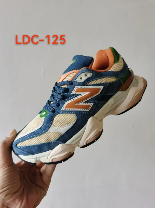 New Balance नीला नारंगी स्तरीय मिडसोल मिश्रित सूड और मेश अपर चंकी स्नीकर्स 2