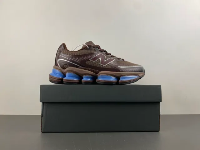 New Balance भूरा नीला मेश और सिंथेटिक ऊपरी विभाजित मिडसोल पोस जीवनशैली स्नीकर्स 15