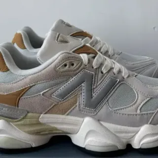 New Balance ধূসর ও বাদামি মিডসোল জাল এবং সুয়েড ওভারলে নির্মাণ চাঙ্কি স্নিকার