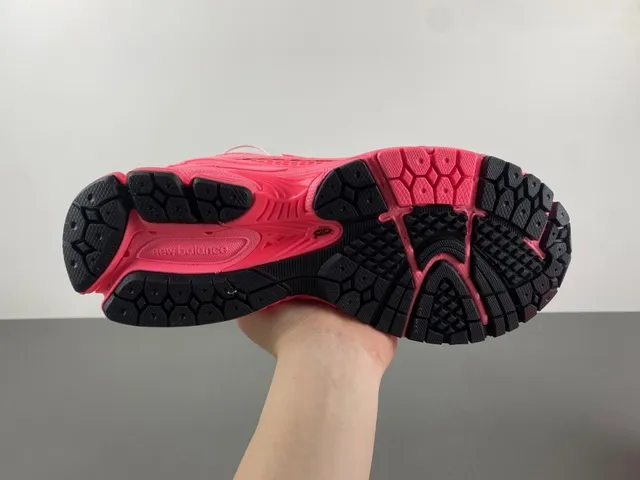 New Balance Zapatos de running rosa negro upper de malla overlays de jaula sintética 9