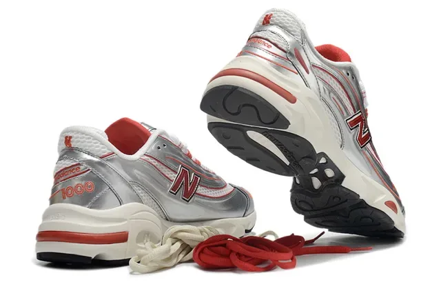 New Balance Plata Rojo Metálico Empeine Acento Piping Zapatillas Lifestyle 3