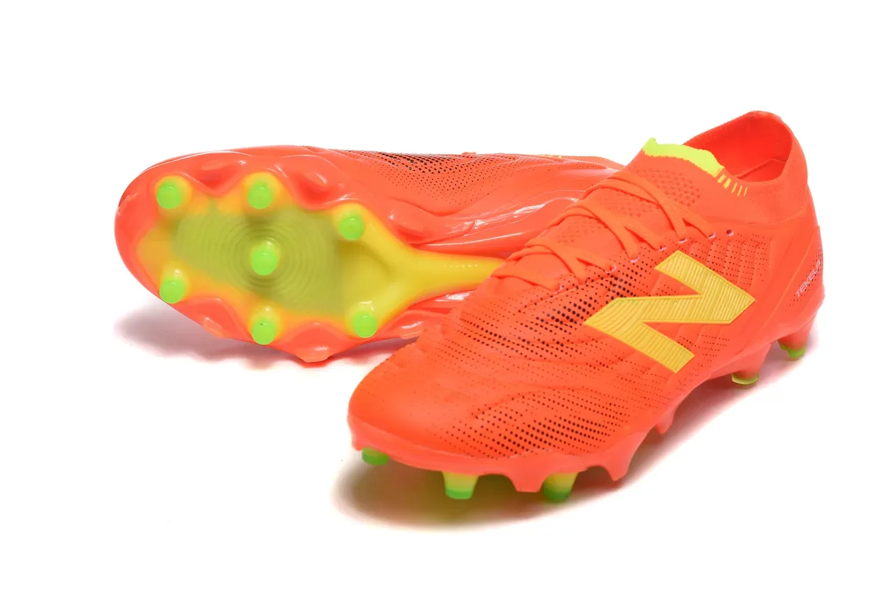New Balance Tekela برتقالي أخضر، نعل mold studs، upper texturizado sintético، للأرض الصلبة، أحذية كرة القدم 7