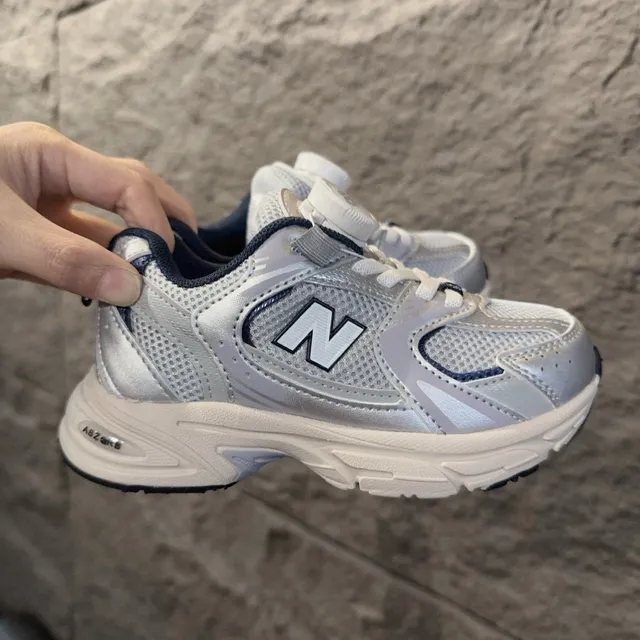 New Balance Branco Marinho Midsole Boa Dial Closure Tênis Chunky 9